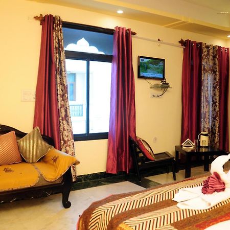 Nahar Singh Haveli Hotel Jaipur Room photo